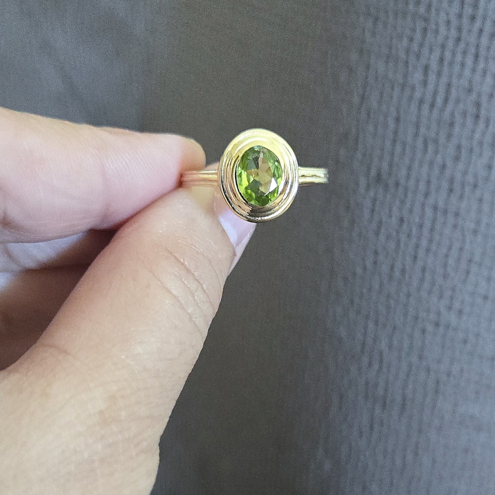 Shivam Oval Cut Peridot💚 Ring💍 - NWT - Picture 15 of 16